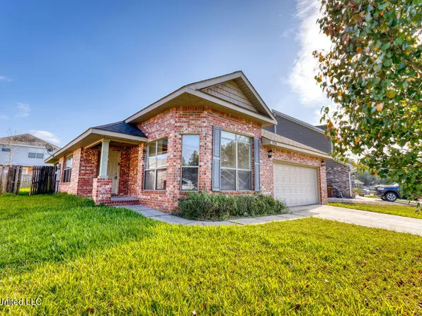 17036 Palm Ridge Dr, Diberville, MS 39540