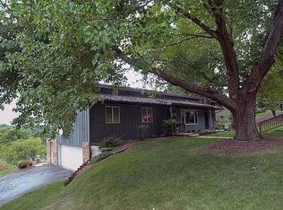 W5742 Hypoint Dr, La Crosse, WI 54601