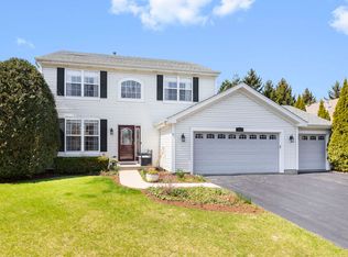 7017 Nathan Ln, Carpentersville, IL