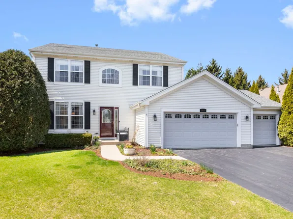 7017 Nathan Ln, Carpentersville, IL 60110
