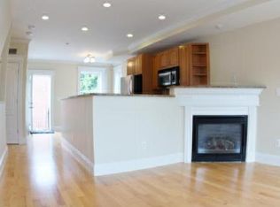 906 E 4th St #3, South Boston, MA 02127