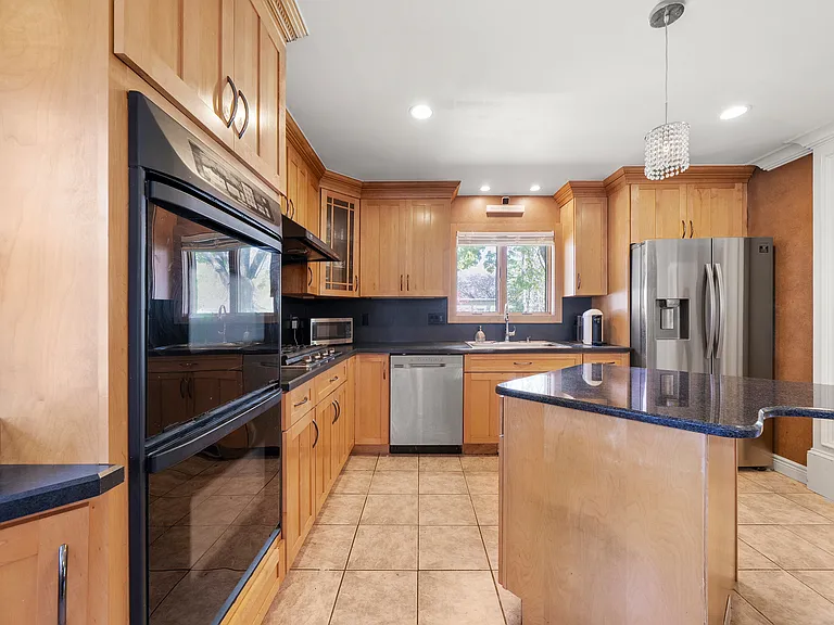 38 Carlson Ct — Photo 18