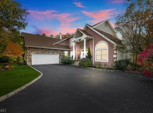 19 Ramapo Mountain Dr, Wanaque, NJ 07465