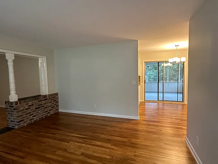 5096 Crestwood Rd — Photo 6