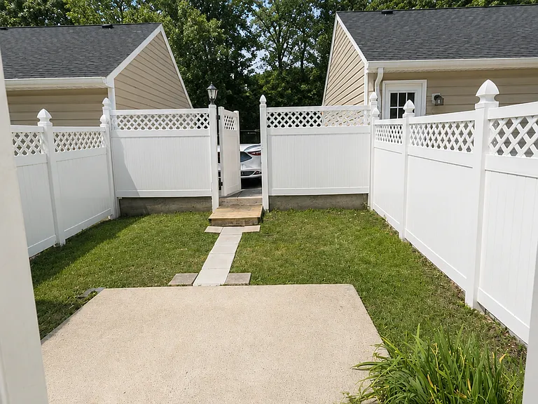 7025 Sunnywood Dr — Photo 16