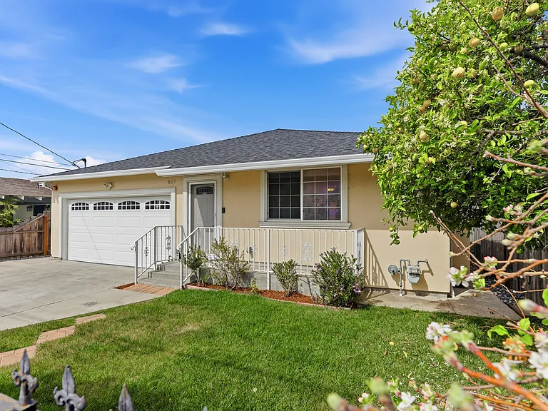 609 Stanford Ave — Photo 106