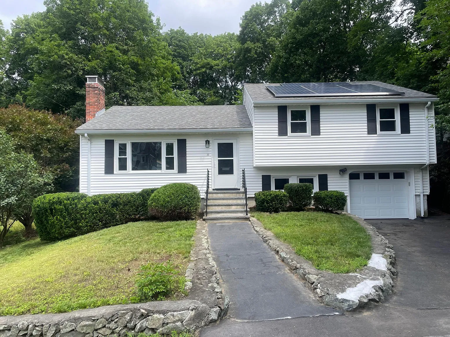 3 bed, 1.5 bath, 1300 sqft, $3,600 — Photo 1