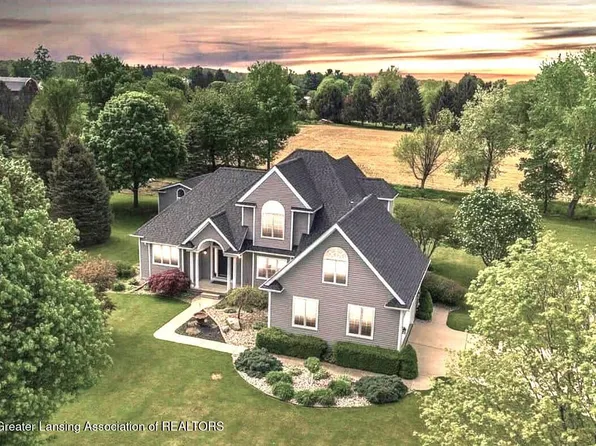 169 Mapleview Dr, Charlotte, MI 48813