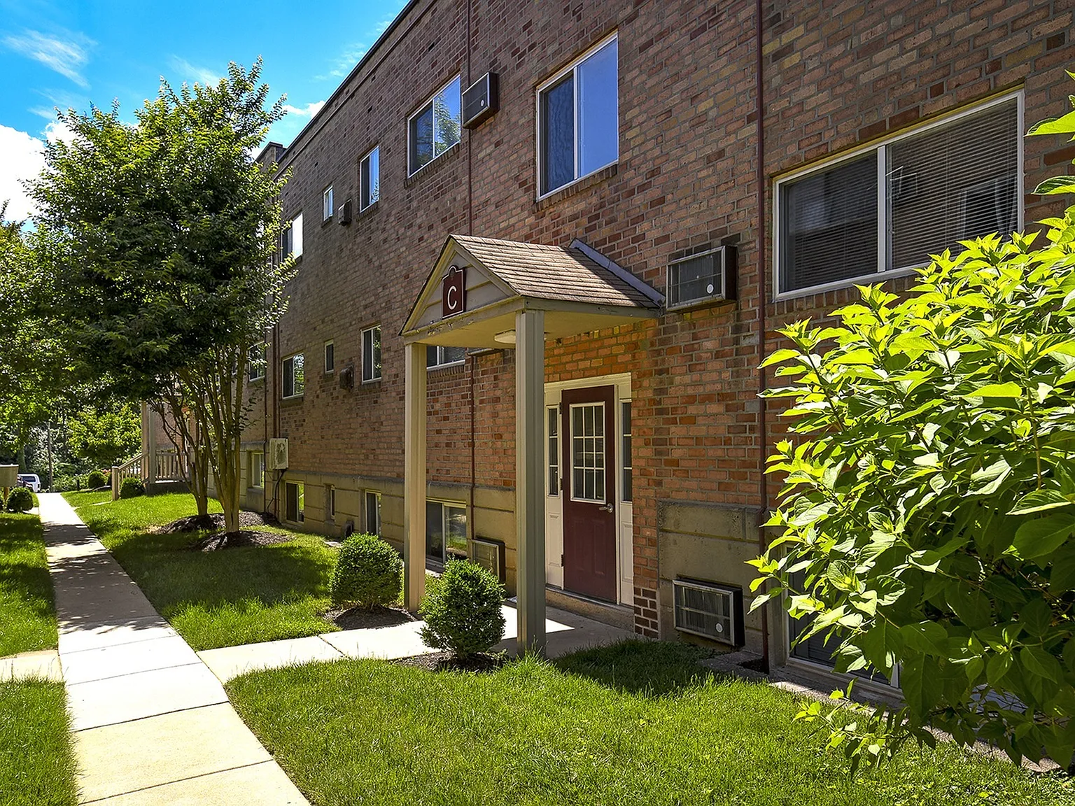 Woodview Apartments — Photo 3
