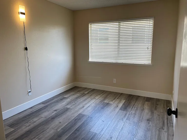 3665 Sapphire Dr #4 — Photo 10
