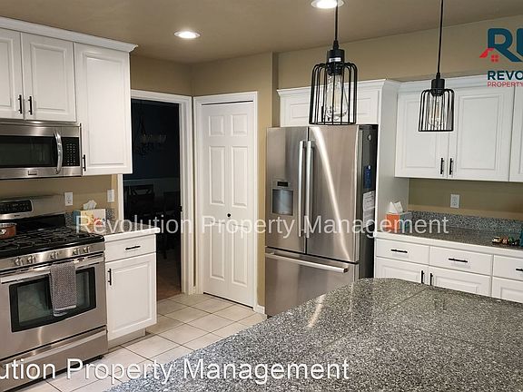 4th image of 2714 E Bonneville Terrace Dr #1