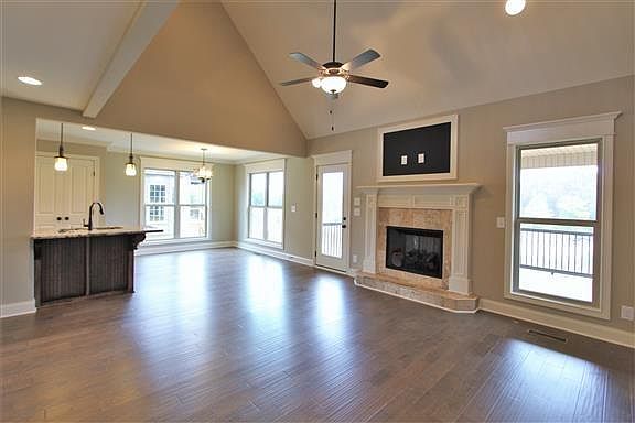 2nd image of 209 Ernest Dr #96