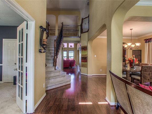 3rd image of 5012 Sunwood Cir