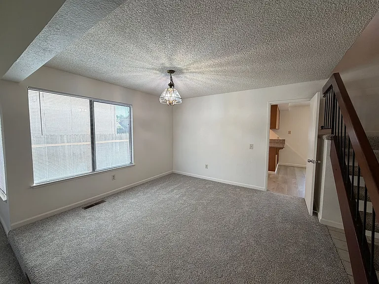 872 Shellwood Way — Photo 7