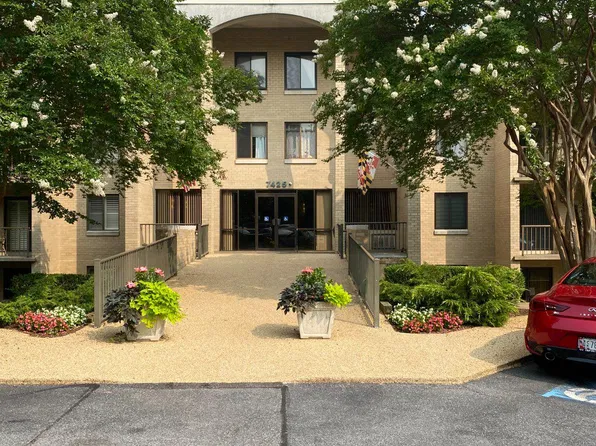 7425 Democracy Blvd APT 216, Bethesda, MD 20817