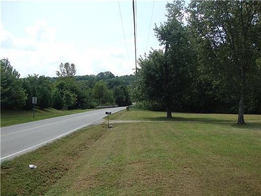 2nd image of 935B Old Dickerson Rd