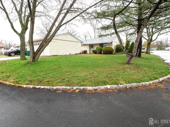 264B Crosse Dr, Monroe Township, NJ 08831