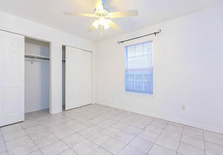 418 Knickerbocker St #4 — Photo 6
