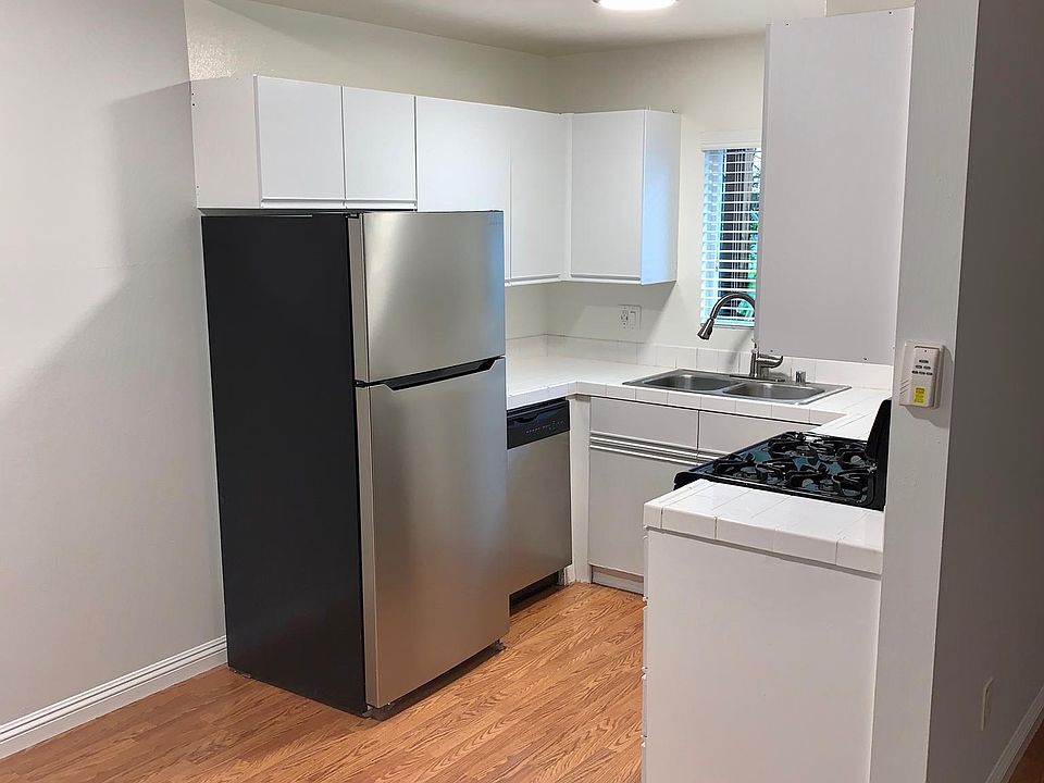 1st image of 6337 Primrose Ave APT 7