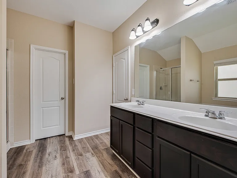 1900 Abby Creek Dr — Photo 14