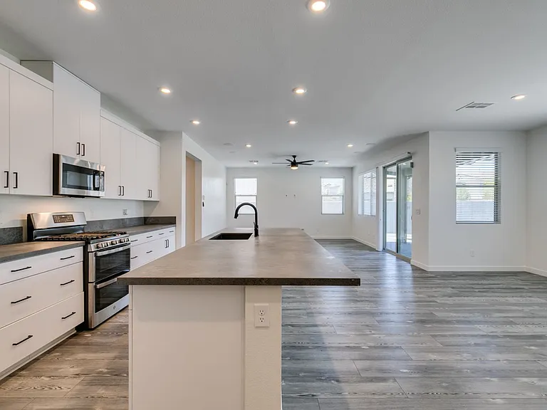 6915 Fordham Creek St — Photo 29