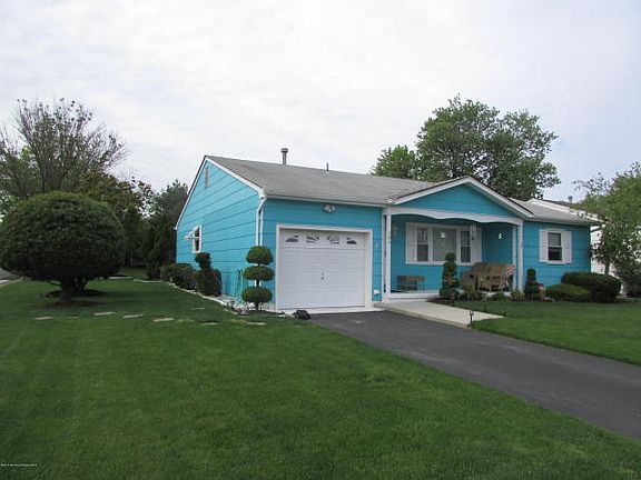 Awesome cornor Property
