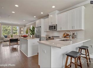7021 Loso Commons Way, Charlotte, NC 28217