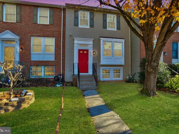 5705 Croatan Ct, Centreville, VA 20120