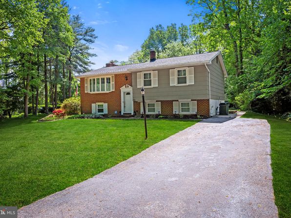 385 N Shore Rd, Pasadena, MD 21122