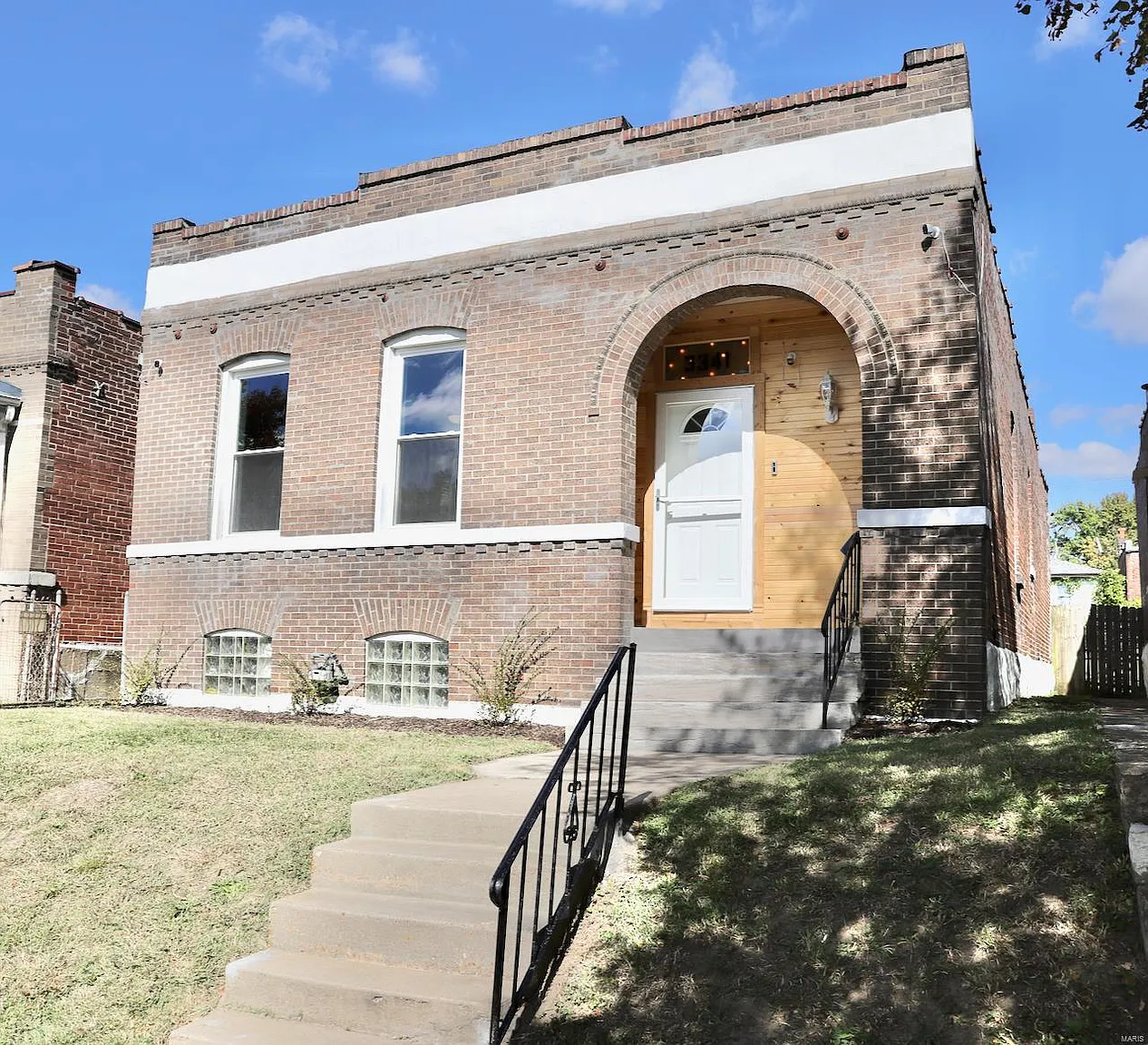 3341 Liberty St photo 1