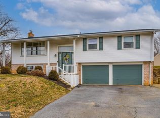 15 Main St, Akron, PA 17501