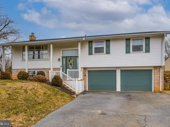 15 Main St, Akron, PA 17501