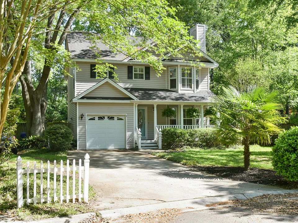 2nd image of 6 Latham Cir