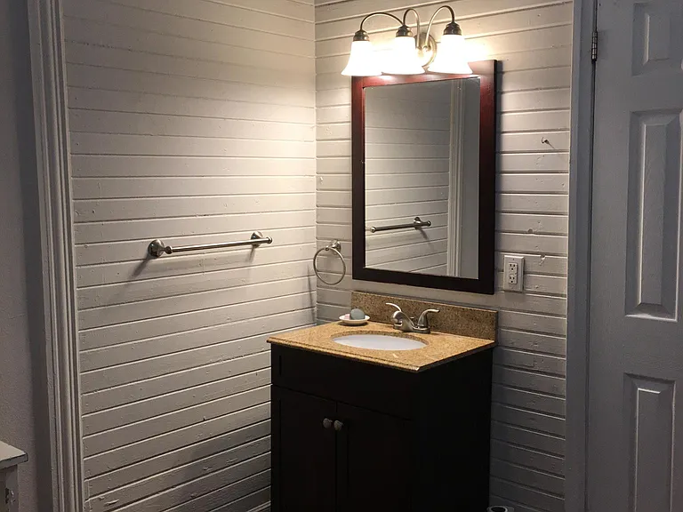 2107 Clover Ln — Photo 13