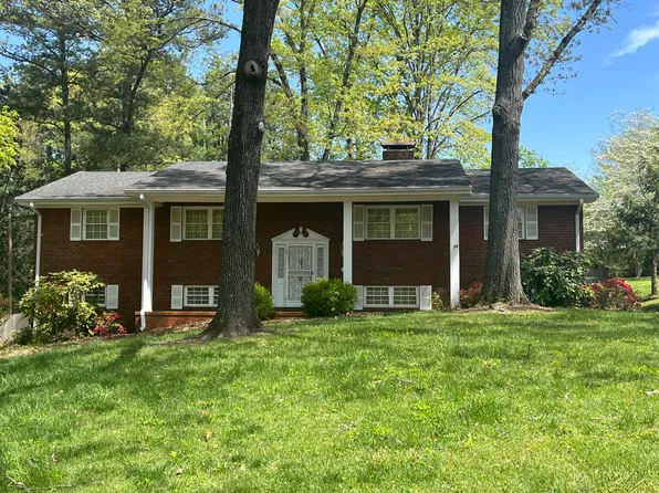 1340 N Glen Dr, Hixson, TN 37343