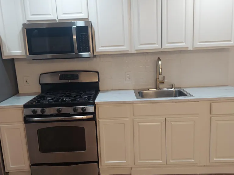 120 Tichenor St #2 — Photo 8