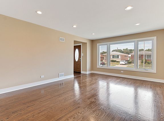 3rd image of 615 Yates Ave