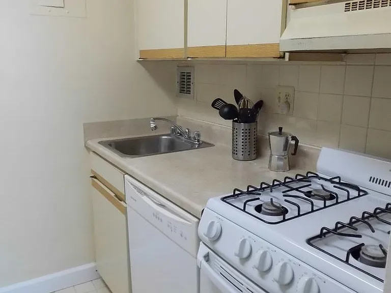 1011 Arlington Blvd #1018 — Photo 9