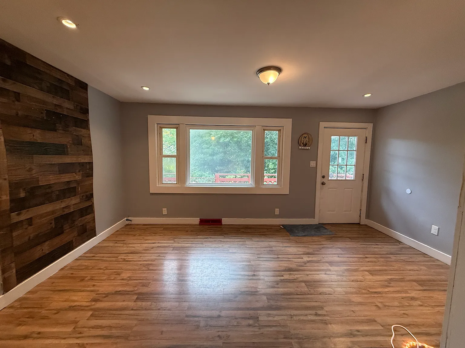 2 bed, 750 sqft, $1,700 — Photo 2
