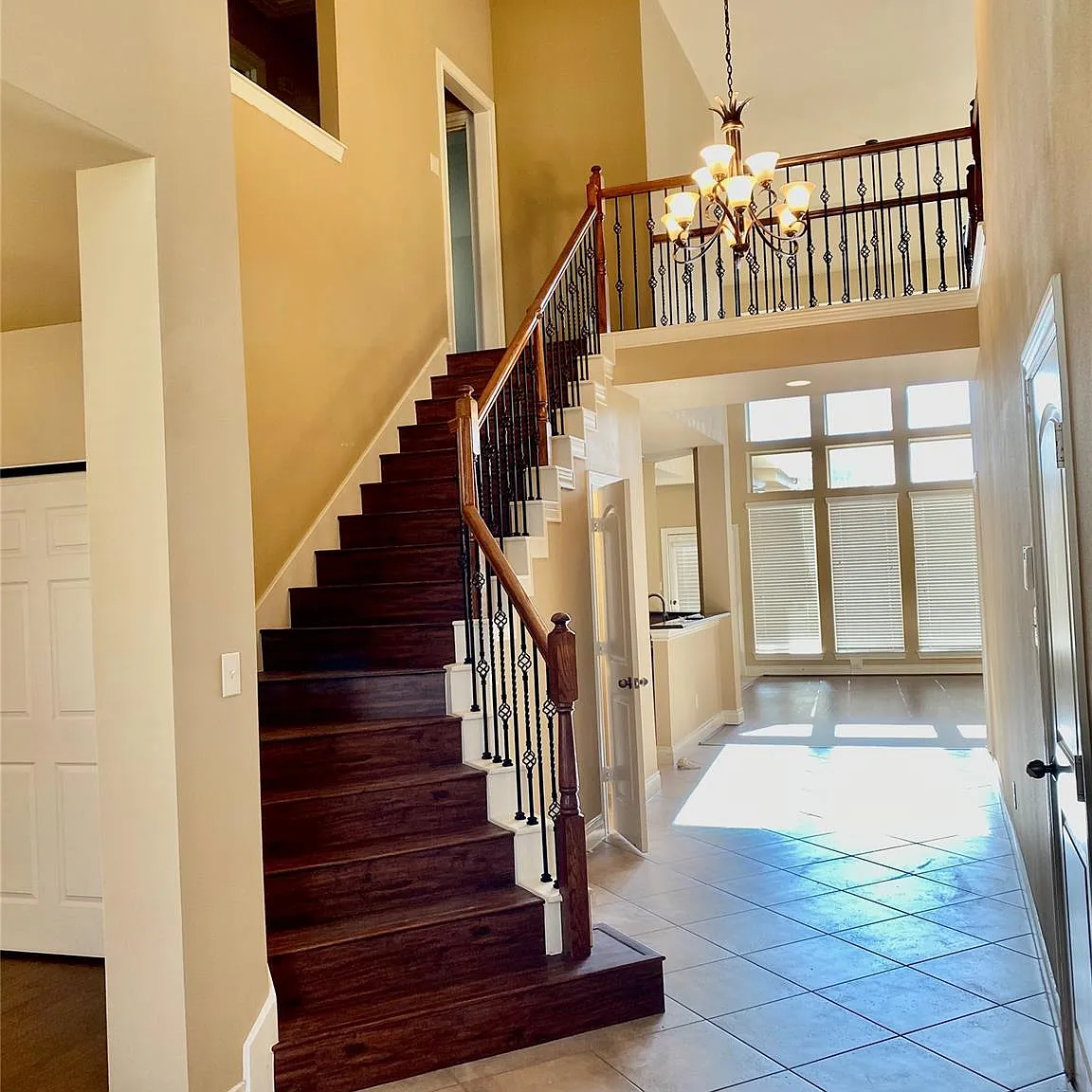 4 bed, 3.5 bath, 3044 sqft, $2,900 — Photo 3