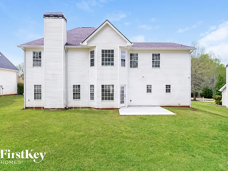 821 Harrison Dr — Photo 15