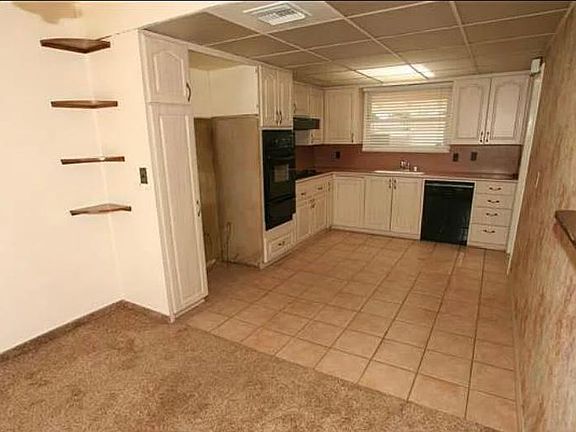5th image of 3176 Carfax Ave
