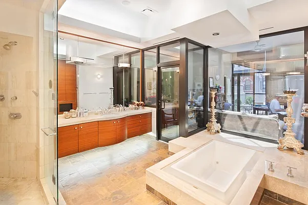 Rented by Leslie J. Garfield | media 25