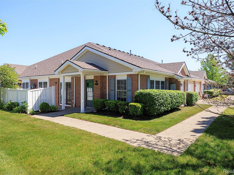 1st image of 42268 Hanover Dr #4