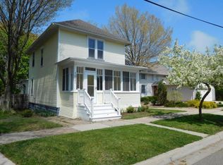 1021 Harrison Ave, Saint Joseph, MI 49085