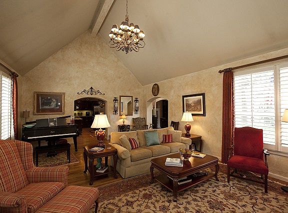 Mst bed with tasteful french doors