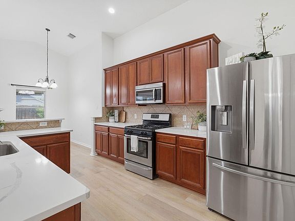 4th image of 18323 Madisons Crossing Ln
