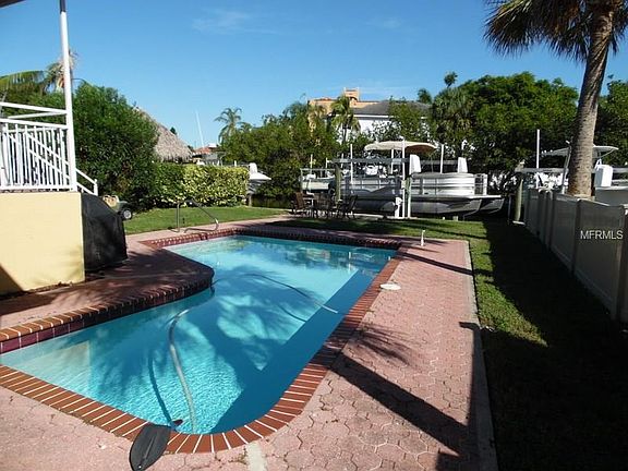 3rd image of 1801 Bayou Grande Blvd NE