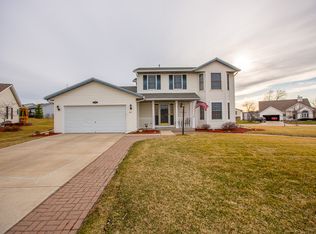 2611 Brookstone Ct, Waukesha, WI 53188