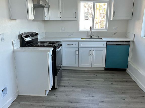 2nd image of 5465 Alvern Cir #5471